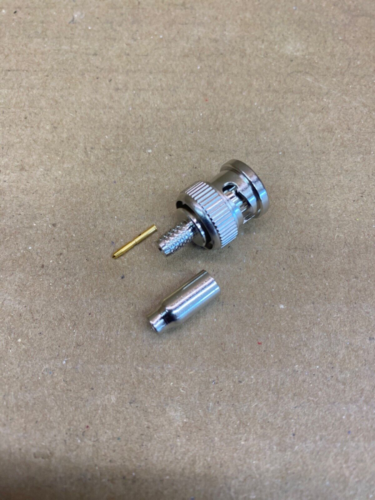 Broadcast BNC Connector, 75Ω Amphenol RF Plug Cable Mount, Crimp, 100x