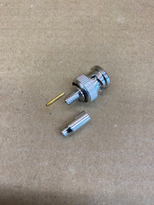 Broadcast BNC Connector, 75Ω Amphenol RF Plug Cable Mount, Crimp, 100x