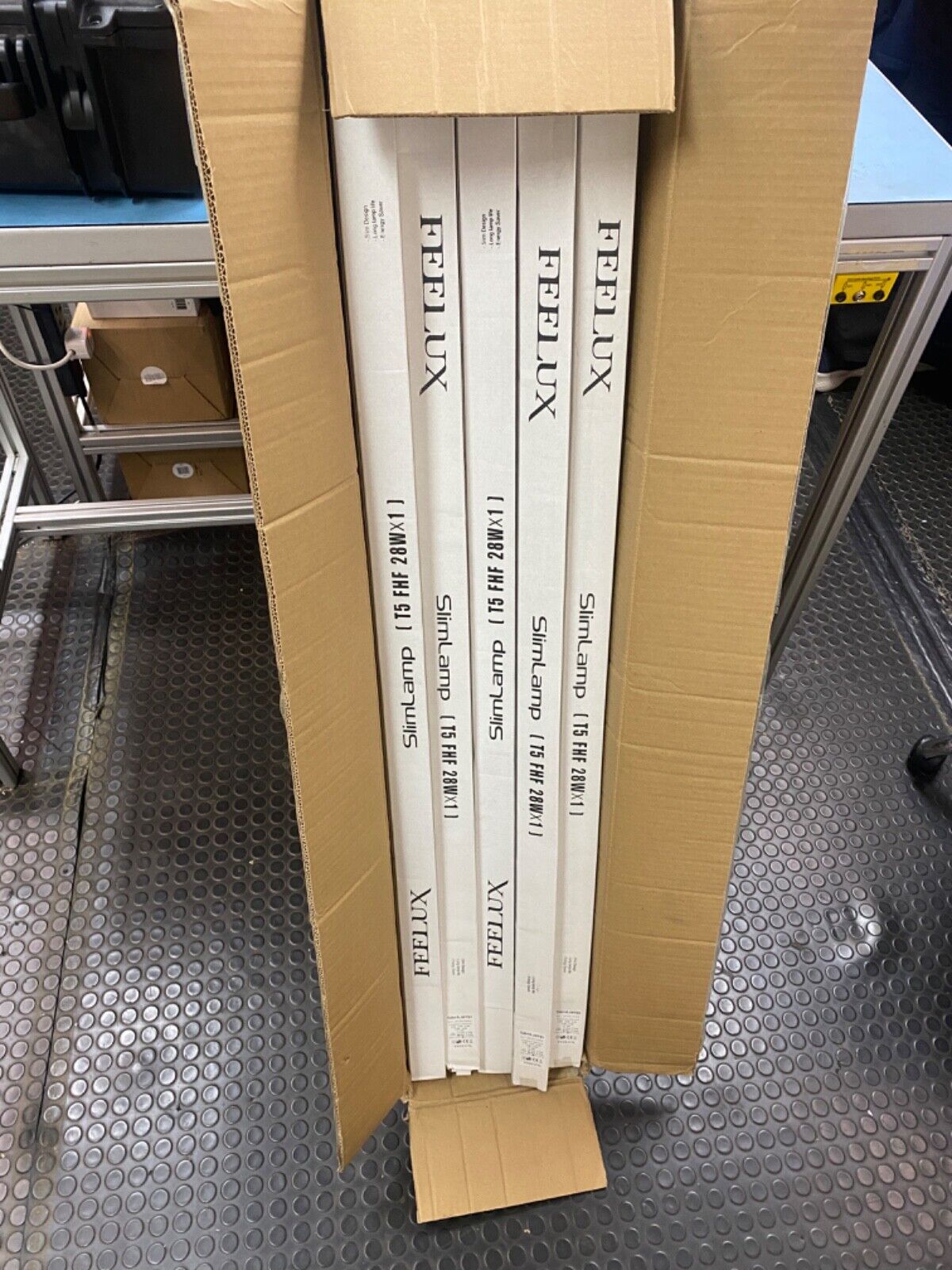Feelux SlimLamp T5 FHF 28W Fluorescent Lights 25x Energy-Efficient Tubes