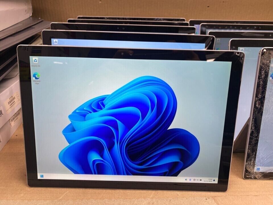 Microsoft Surface Pro 4 Bundle Win 11 Pro Cracked Screens Lot of 10