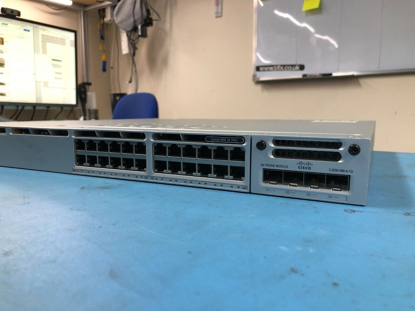 Professional Ethernet Switch Cisco Catalyst 3850 24-Port PoE UPOE, DNA, 10Gbps