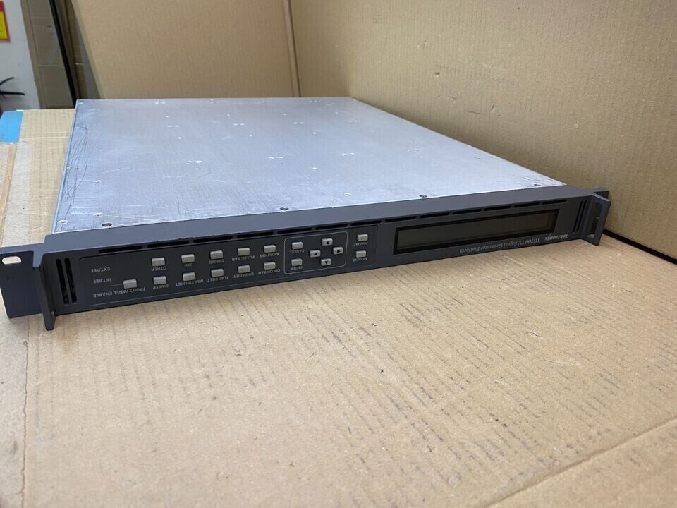 Broadcast Multi-Format SD HD 3G Signal Generator Tektronix TG700 SDI