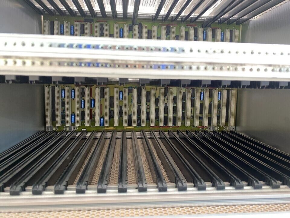 StageTec NEXUS 6U Modular Audio Routing Rackmount Chassis 19\" Used