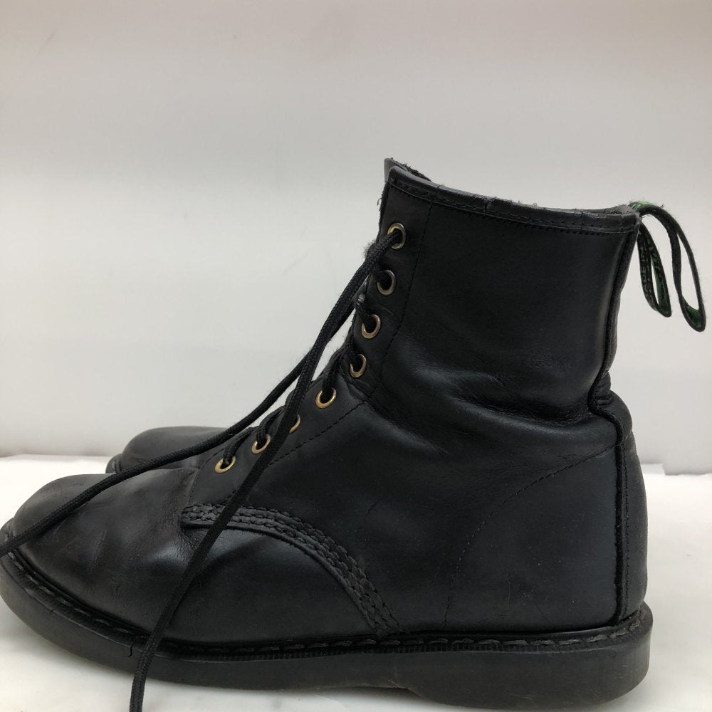 Solovair Black Greasy 8 Eye Boot - UK 8 & Commando Soles