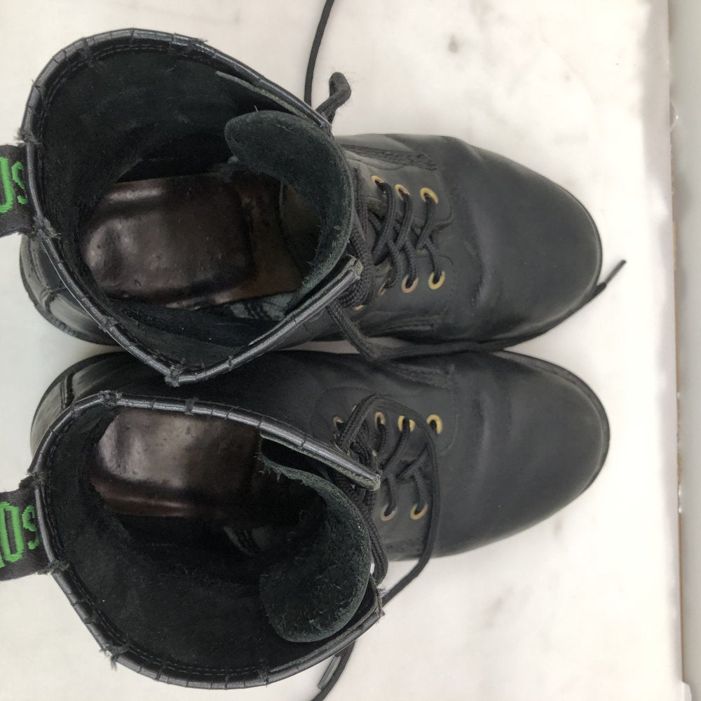 Solovair Black Greasy 8 Eye Boot - UK 8 & Commando Soles