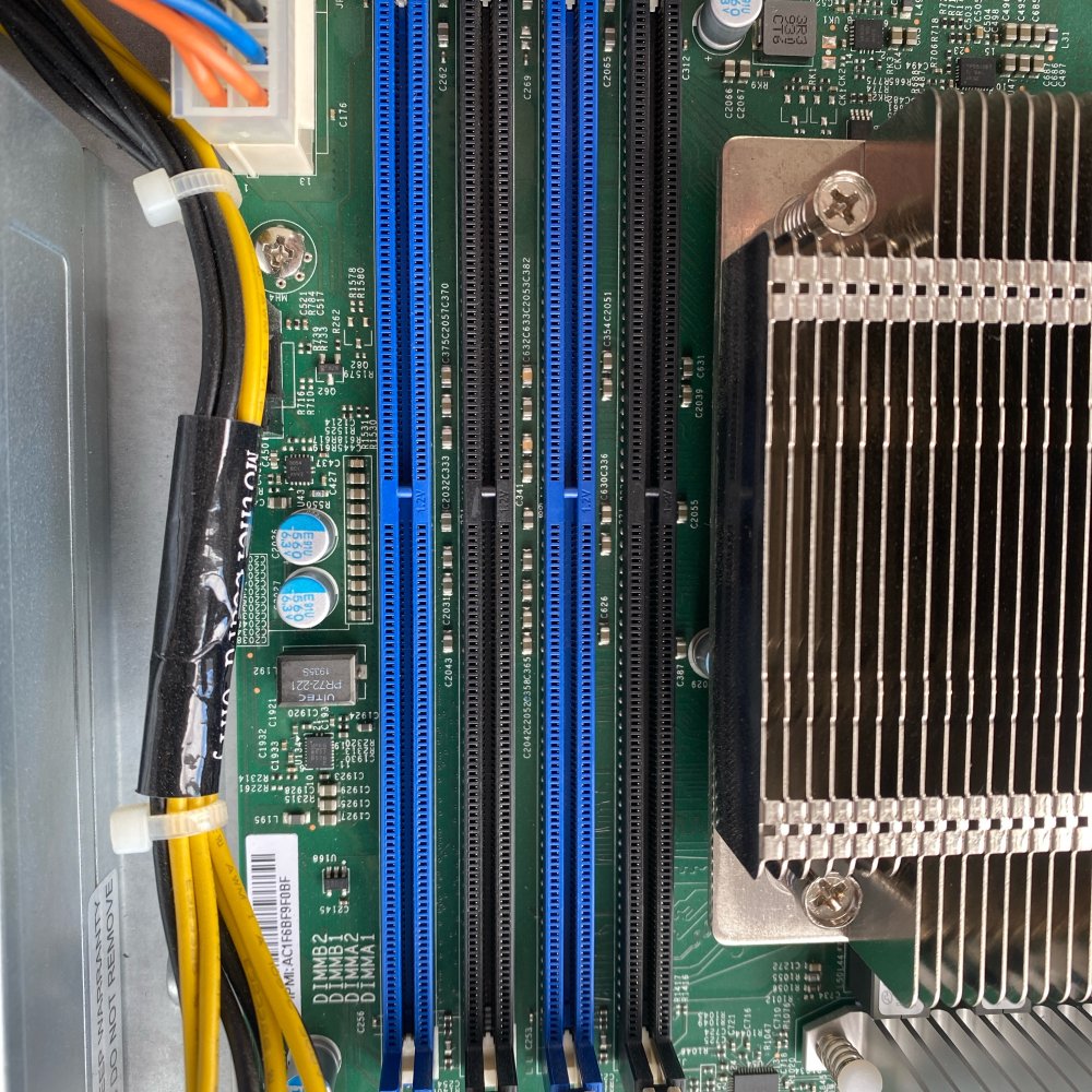 Supermicro X11SCL-F 1U Rackmount Server Chassis SAS SATA Hot Swap (No RAMs)