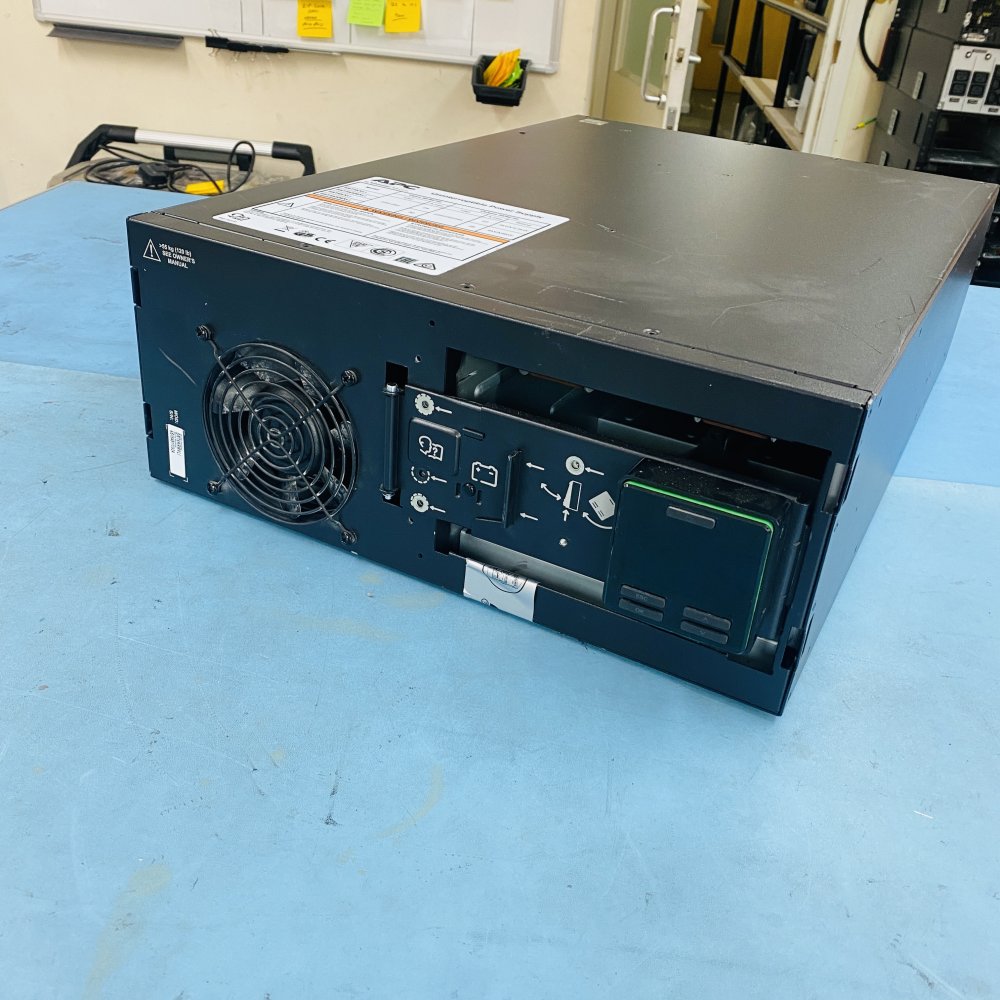 APC SRT6KRMXLI 6kVA Rack UPS 230VAC Sinewave IEC USB Ethernet