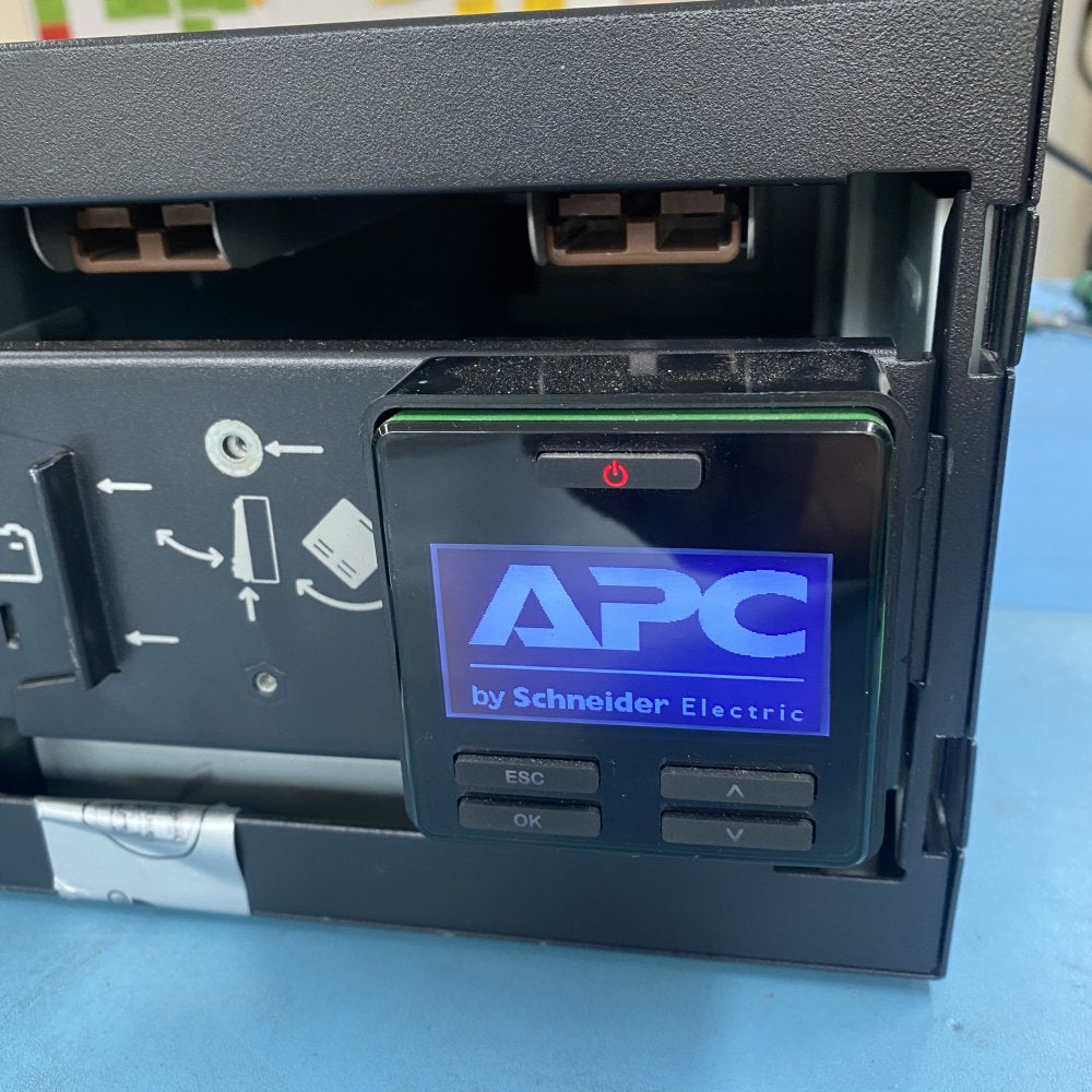 APC SRT6KRMXLI 6kVA Rack UPS 230VAC Sinewave IEC USB Ethernet