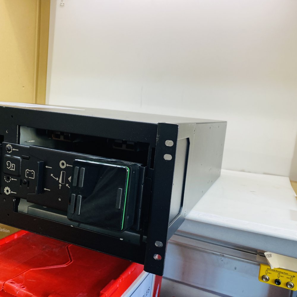 APC SRT6KRMXLI 6kVA Rack UPS 230VAC Sinewave IEC USB Ethernet
