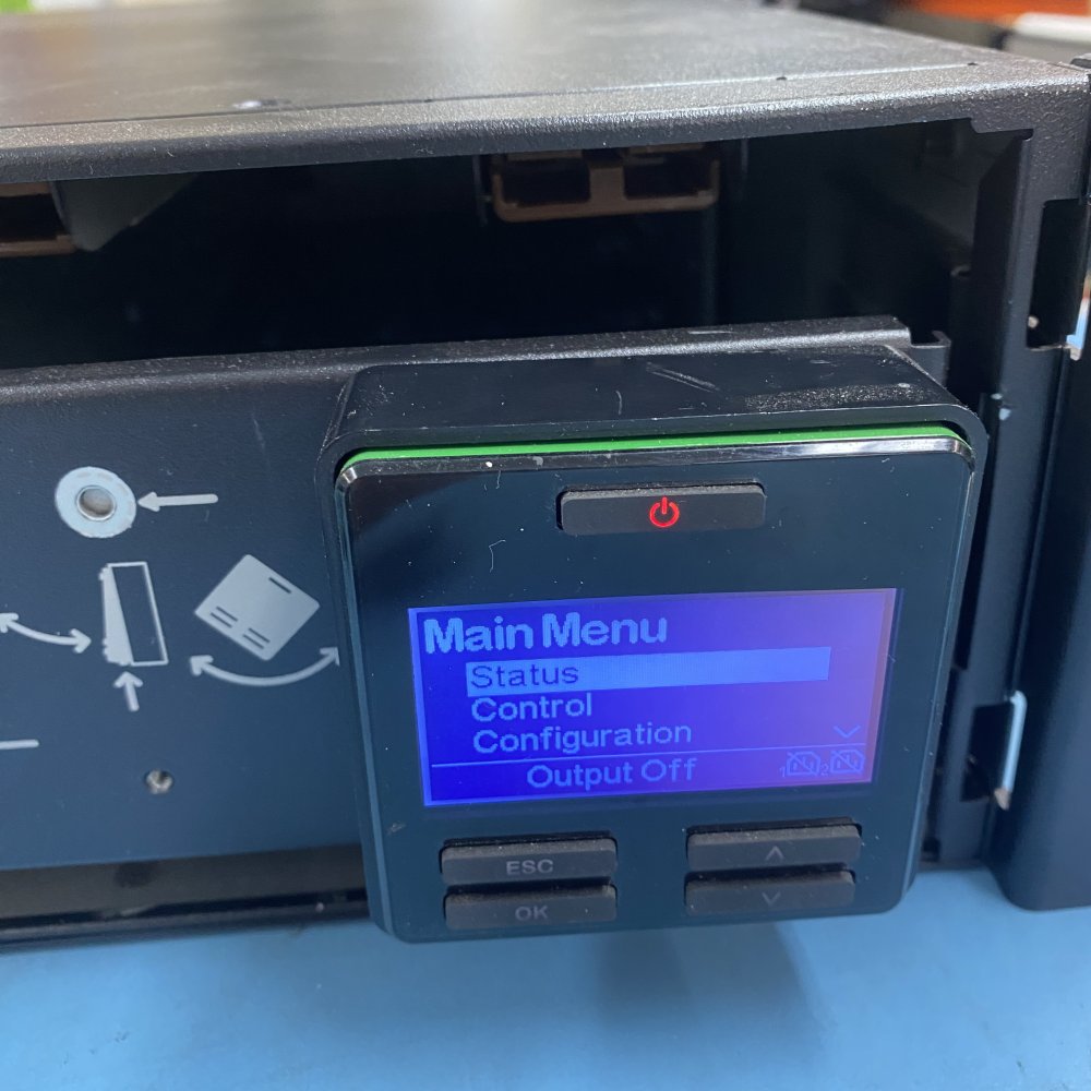 Professional Online Double Conversion UPS 5kVA APC SRT5KRMXLI IEC USB Rack 2U