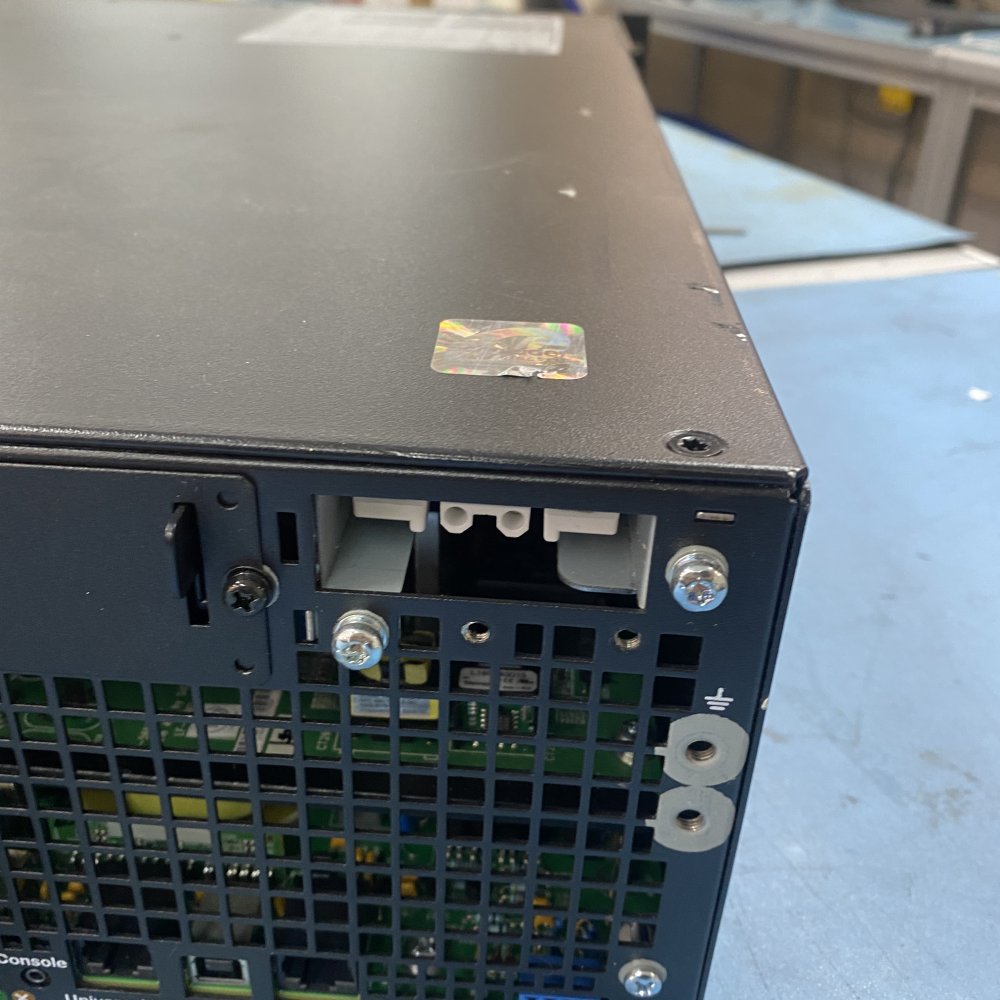 APC SRT5KRMXLI 5kVA UPS Double Conversion Rackmount 2U IEC USB Black