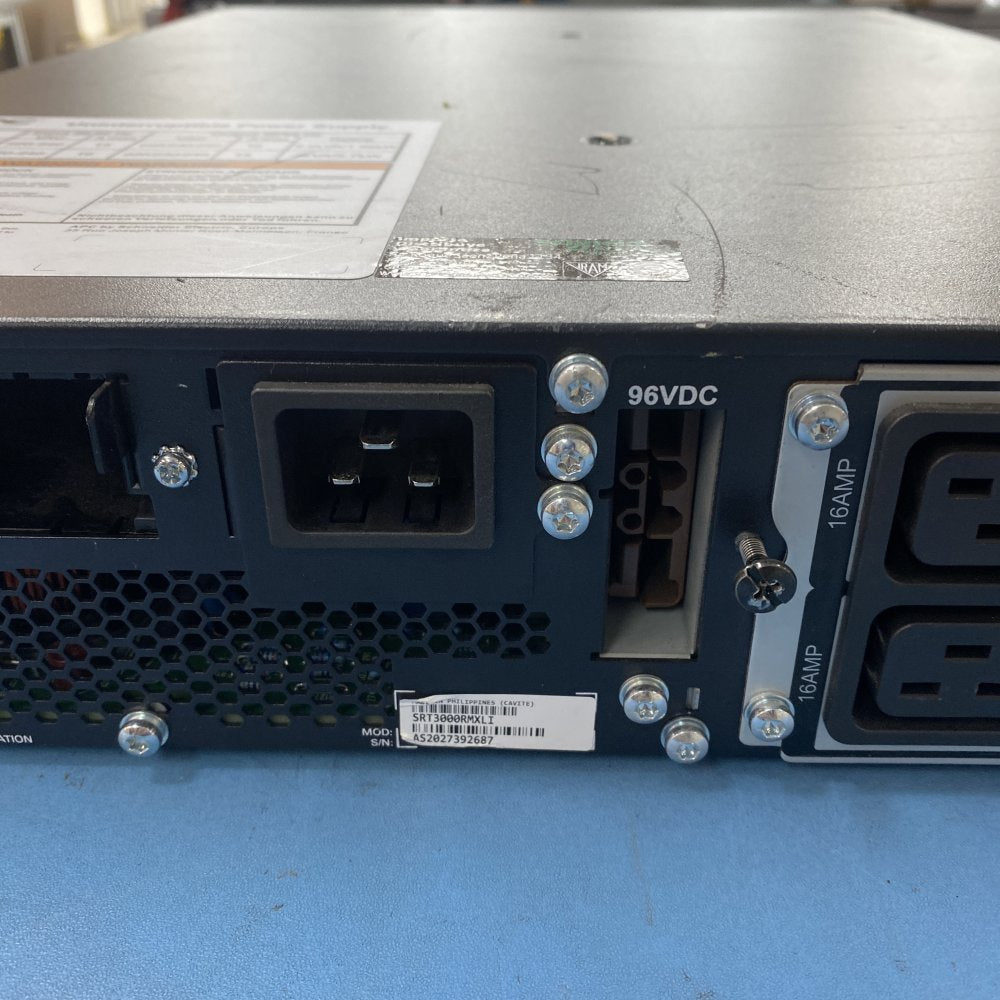 Professional UPS 3kVA APC SRT3000RMXLI USB Serial EPO Rackmount IEC Outlets