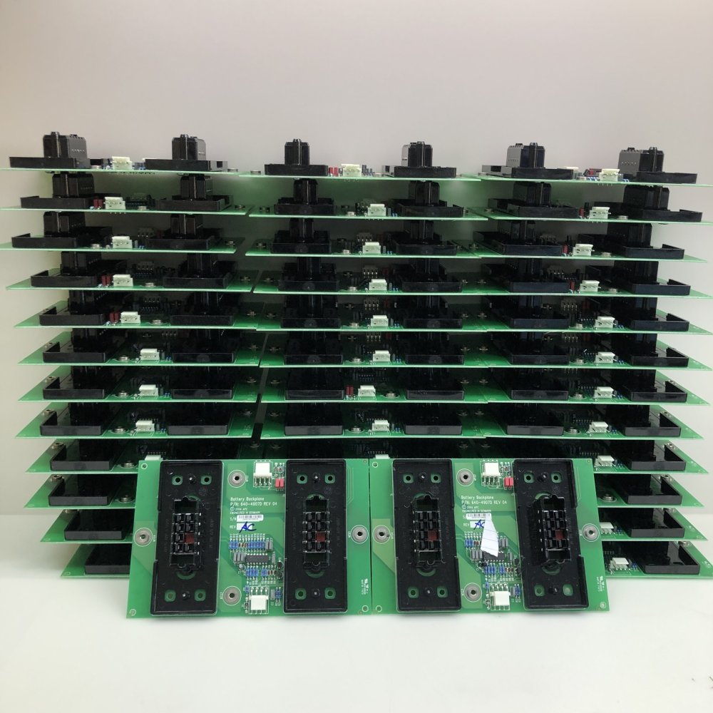 37 x APC UPS Battery Backplane 640-4907D REV 04 OEM
