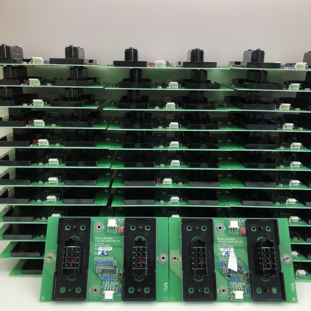 37 x APC UPS Battery Backplane 640-4907D REV 04 OEM Tested German Made