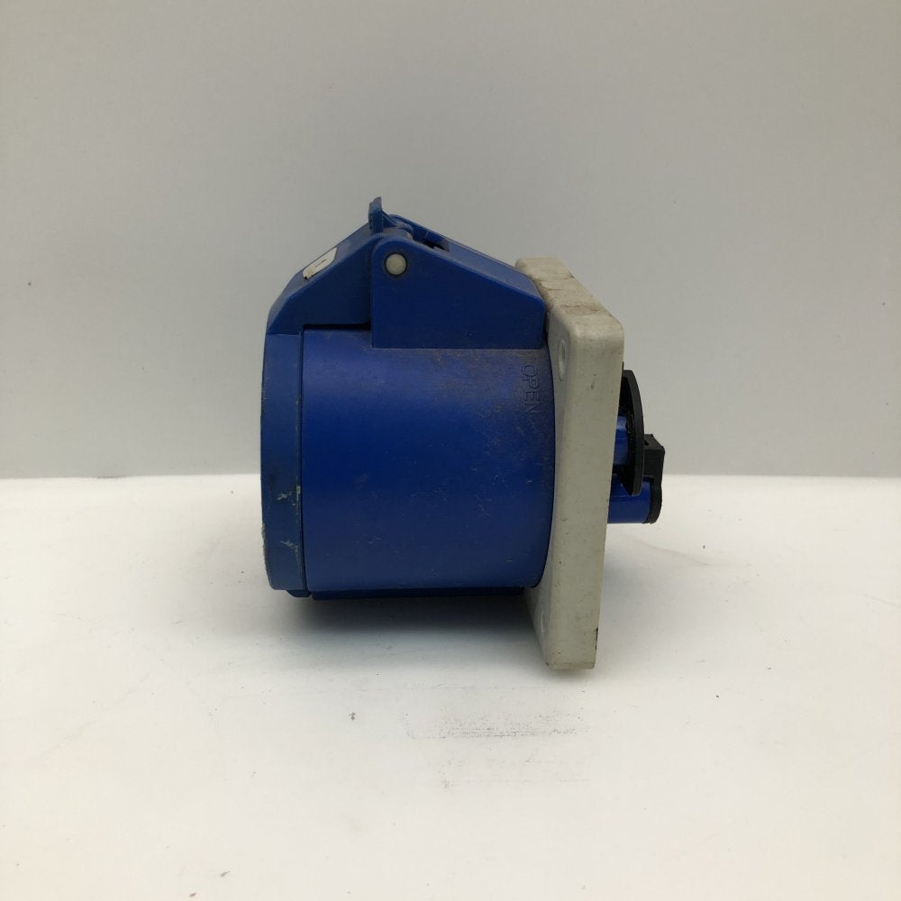 PCE 32A Industrial Socket Outlet IEC60309 IP44 Panel Mount 2P+E Blue