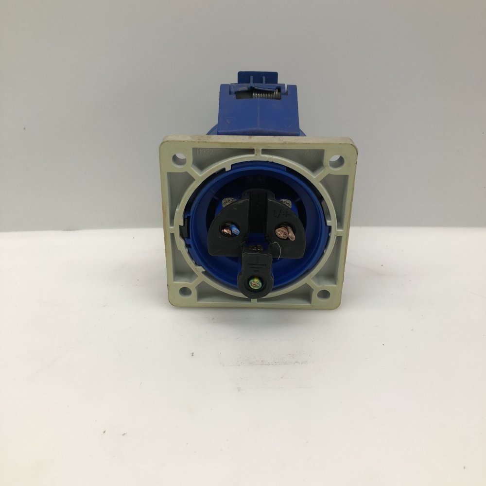 PCE 32A Industrial Socket Outlet IEC60309 IP44 Panel Mount 2P+E Blue