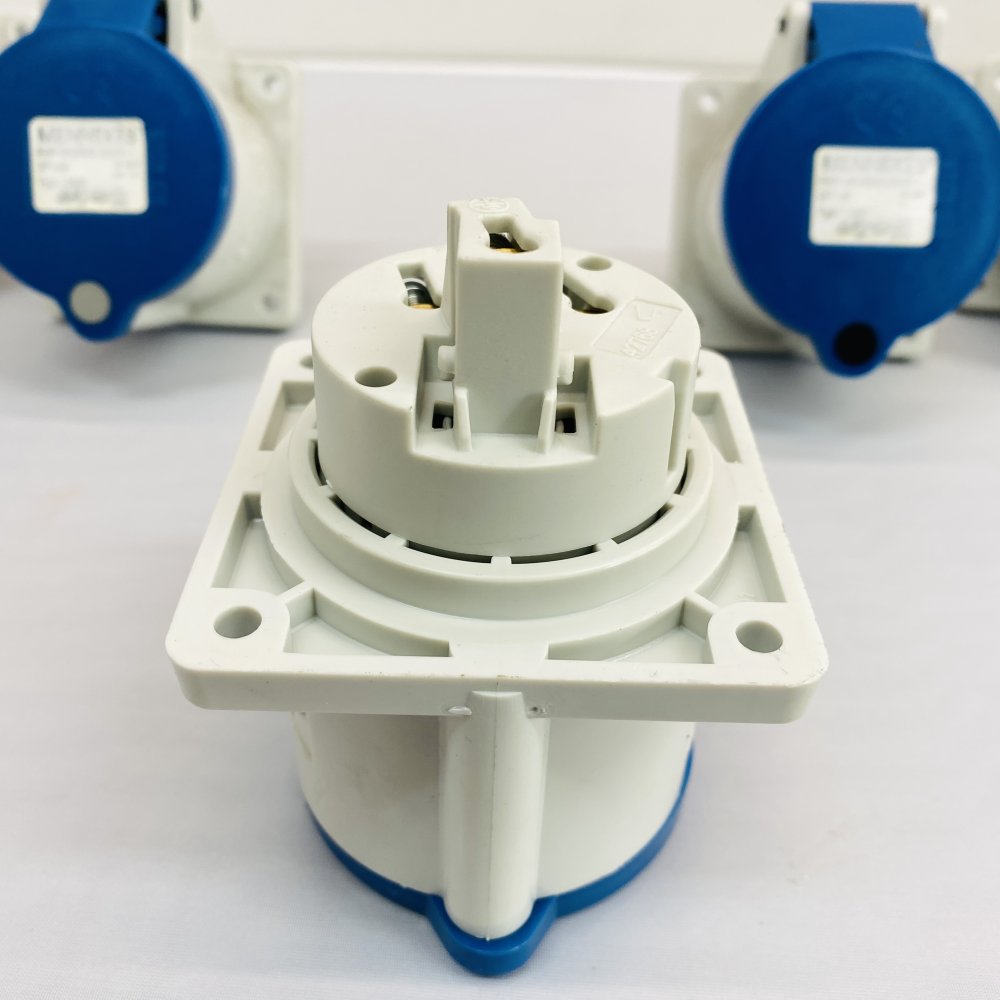 5 x Mennekes Typ 1395 32A 200-250V 2P+E Panel Inlet IP44 Industrial Grey