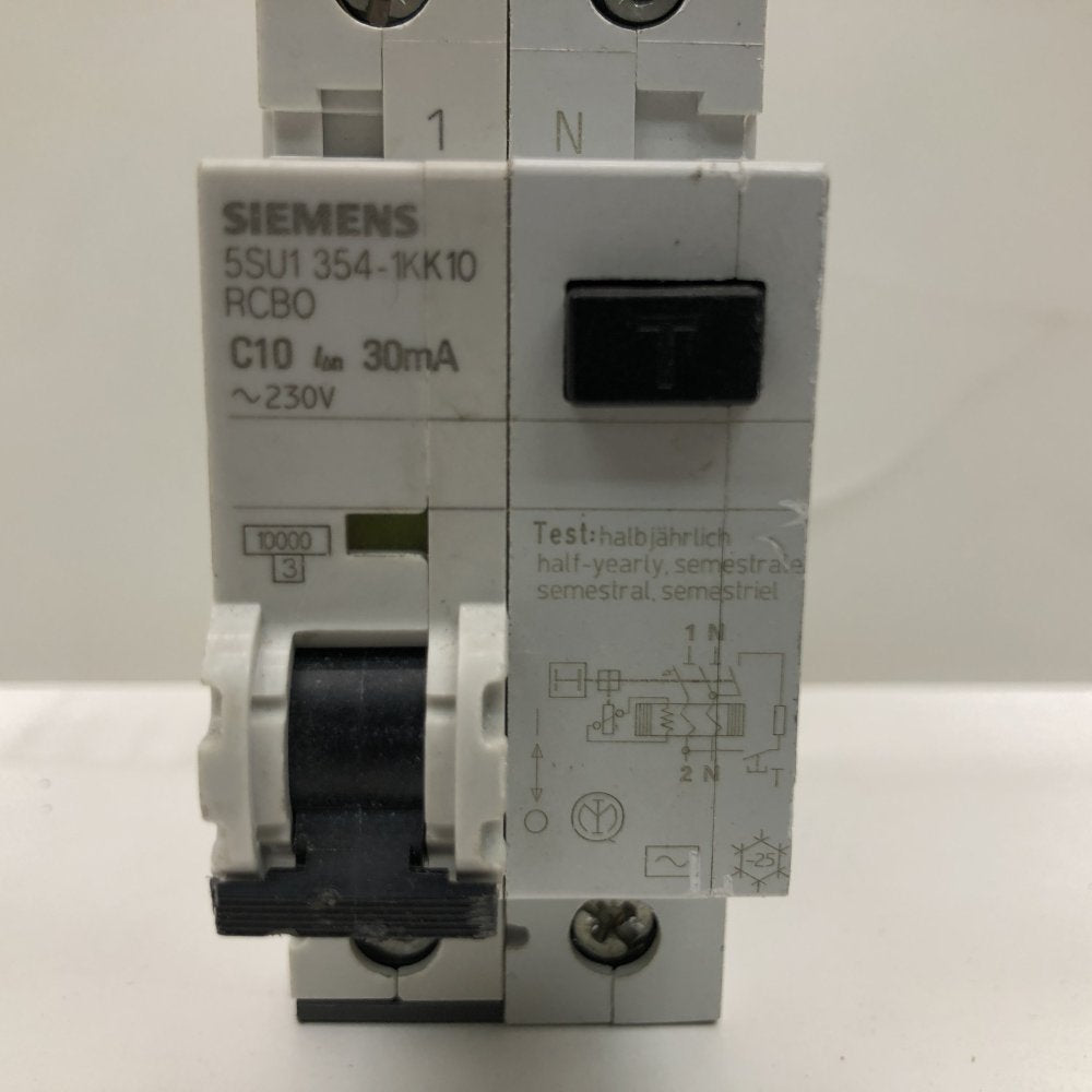 Siemens RCBO 5SU1 354-1KK10 230V 10A 30mA DIN Rail Compact Germany