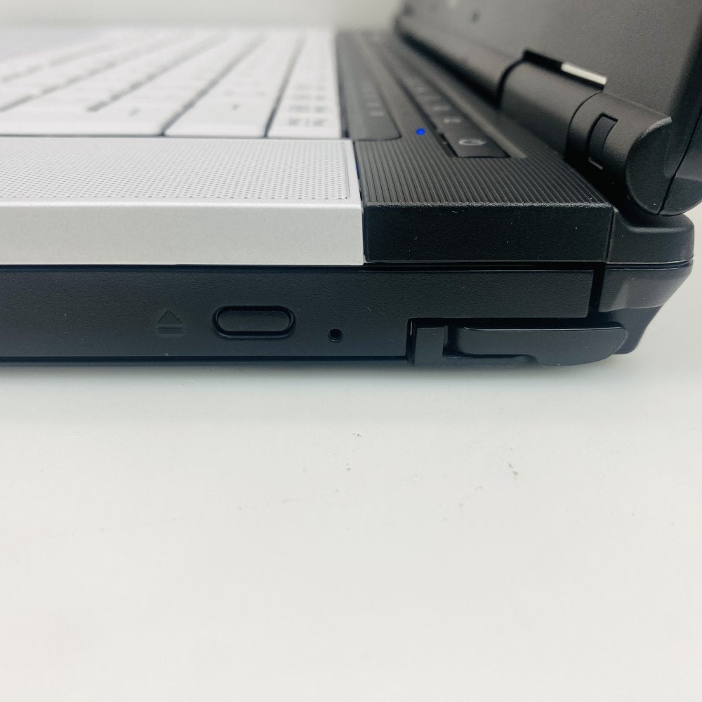 Fujitsu Lifebook E780 Intel i5 2.40GHz 4GB RAM 160GB HDD 15.6" Display