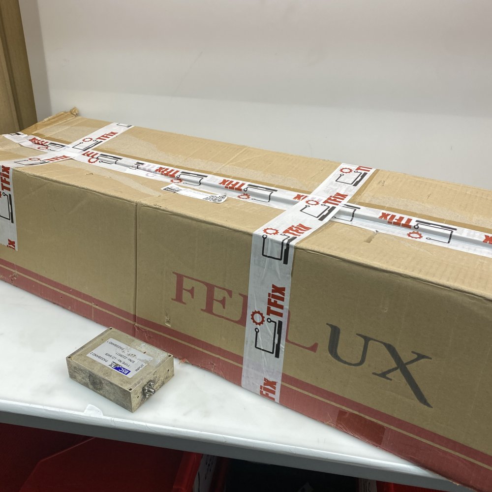 FEELUX SlimLamp T5 FHF 28W (x25) & BSC LD6409 RF Diplexer - Job Lot