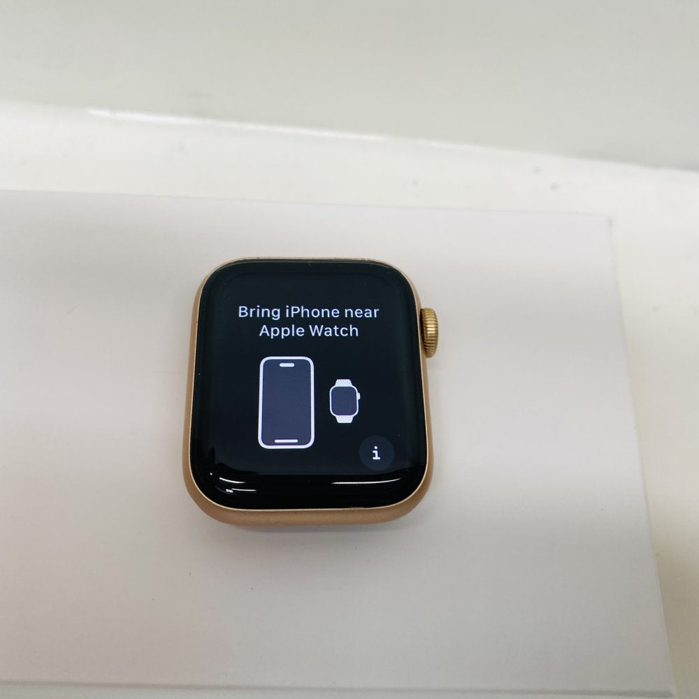 Apple Watch SE 40mm A2355 Gold Aluminum Starlight Sport Band Cellular - Used