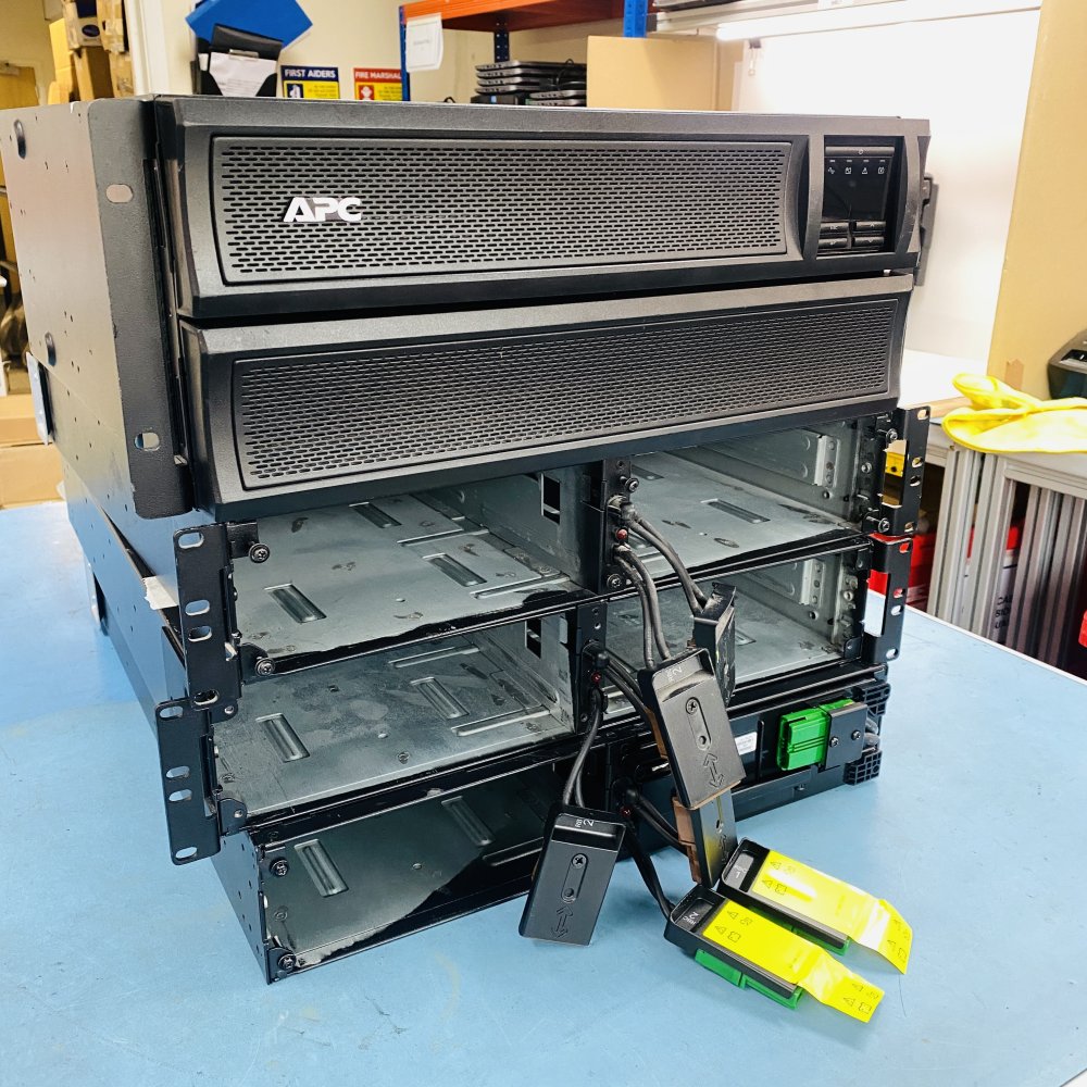 Joblot 4x APC Smart-UPS Units | 2x SRT96RMBP, 1x SRT72RMBP, 1x SMX3000HV
