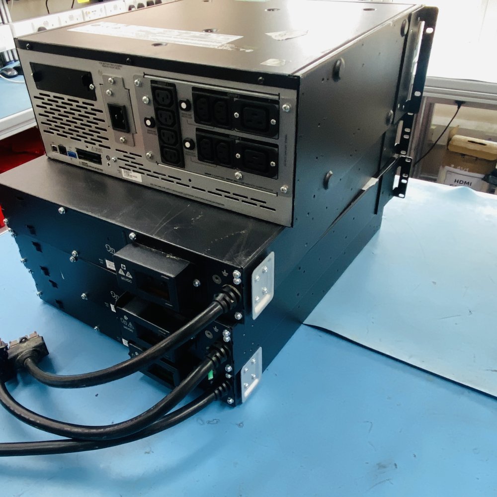 Joblot 4x APC Smart-UPS Units | 2x SRT96RMBP, 1x SRT72RMBP, 1x SMX3000HV