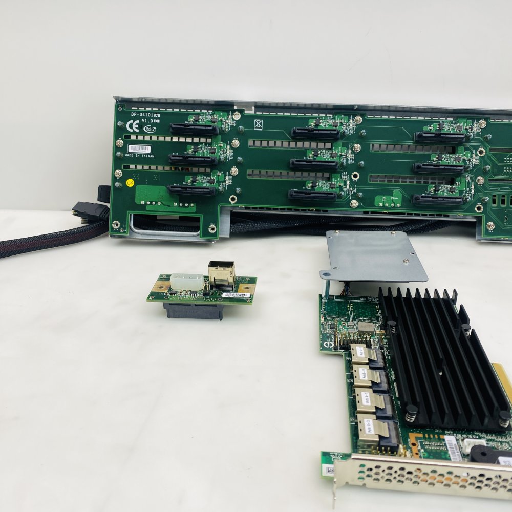 BP-34101 V1.0 SAS Backplane with RAID Controller & MiniSAS Cables Grade-A