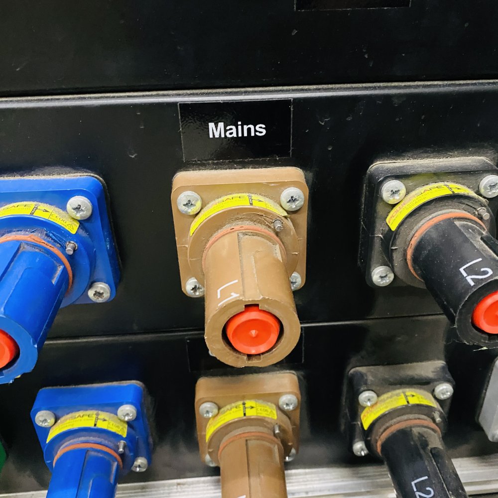 Socomec DIRIS A10 Power Distribution PDU 400V 400A Flight Case Used