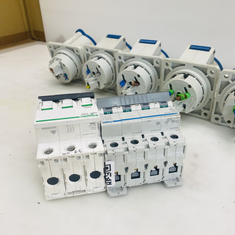 Joblot Mennekes 32A Panel Sockets Schneider iC60H C32A Hager NCN463A C63 MCB