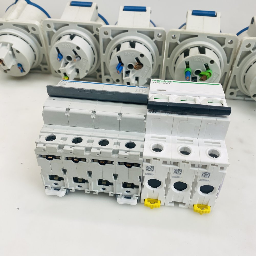 Joblot Mennekes 32A Panel Sockets Schneider iC60H C32A Hager NCN463A C63 MCB