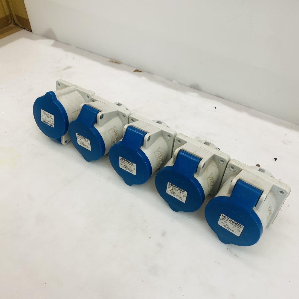 Joblot Mennekes 32A Panel Sockets Schneider iC60H C32A Hager NCN463A C63 MCB