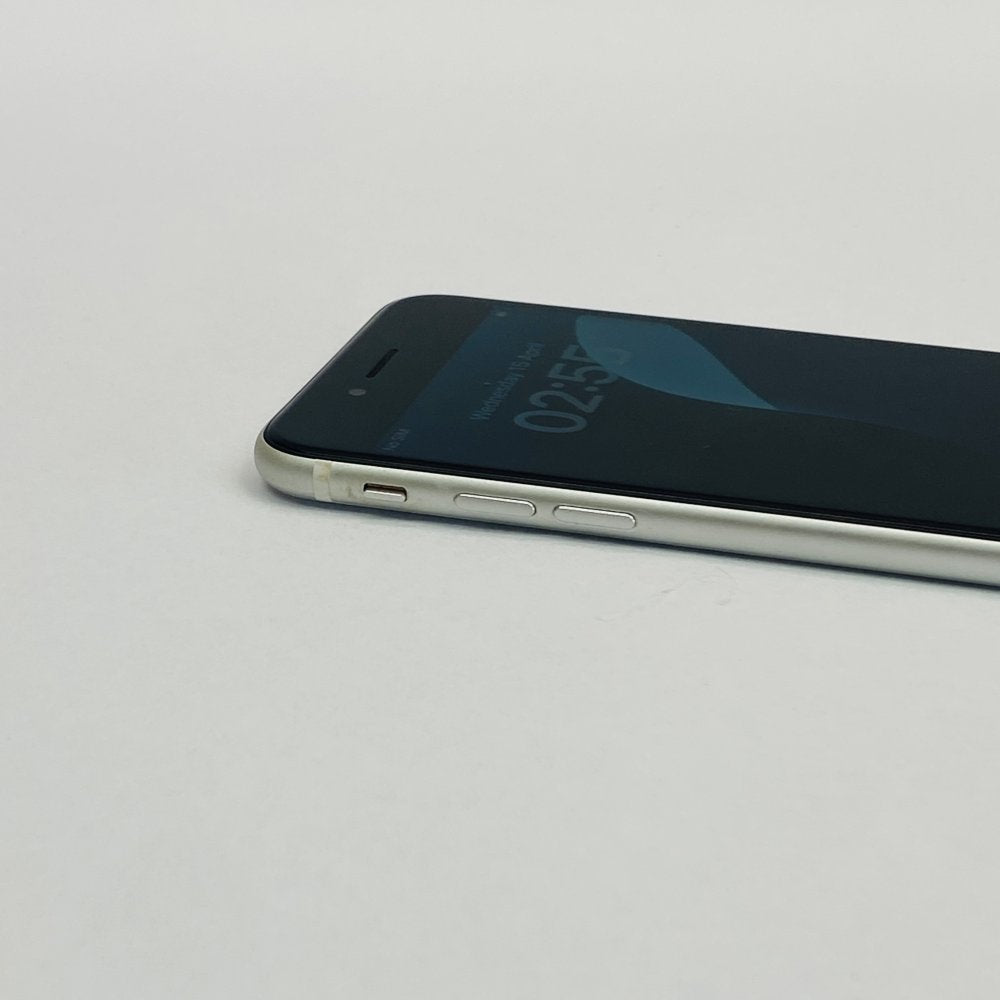 Apple iPhone SE (2nd Gen) 64GB Silver - 79% Battery Grade B