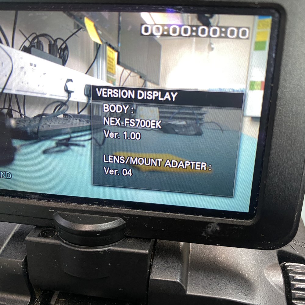Sony NEX-FS700EK Camera + E PZ 18-105mm G OSS Lens, Bag & Batteries Grade B