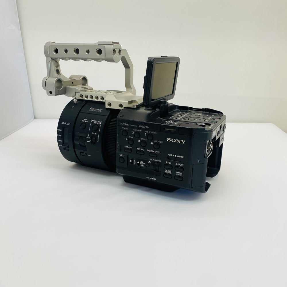 Sony NEX-FS700EK Camera + E PZ 18-105mm G OSS Lens, Bag & Batteries Grade B
