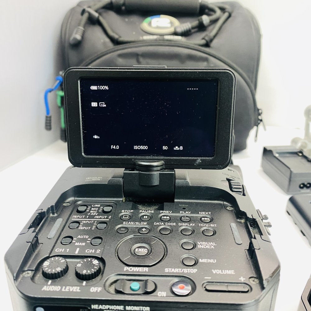 Sony NEX-FS700EK Camera + E PZ 18-105mm G OSS Lens, Bag & Batteries Grade B