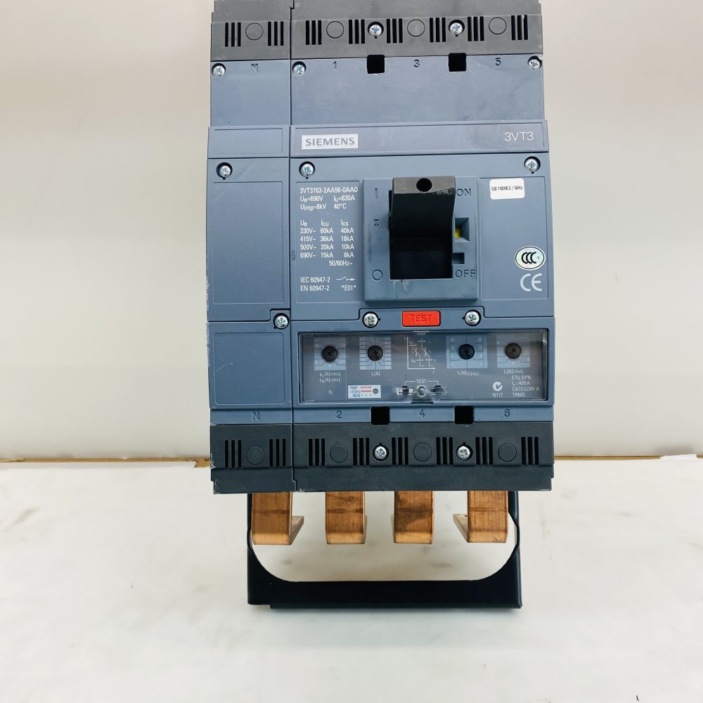 Siemens 3VT3 3VT3763-2AA56-0AA0 630A 4P Molded Case Circuit Breaker Grade B