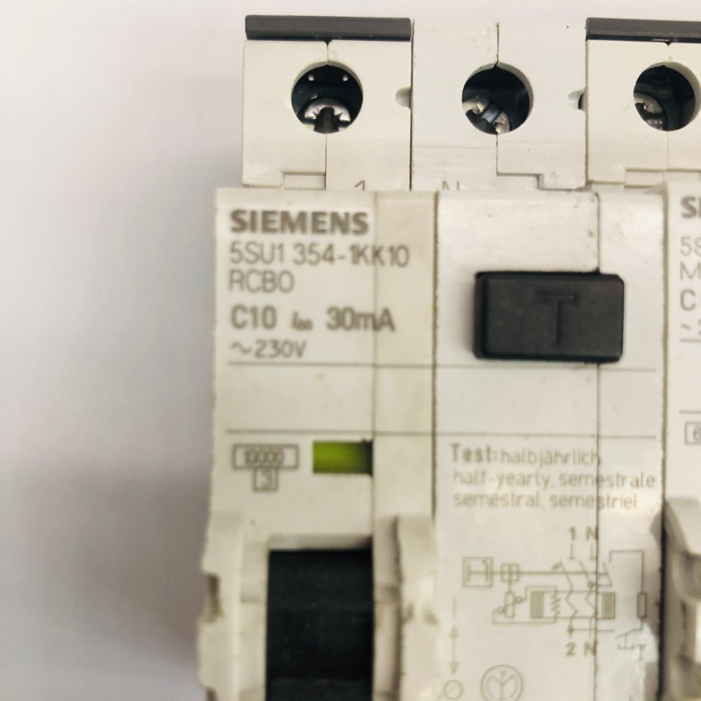 Siemens 5SU1-354-1KK10 RCBO C10 30mA + 6x 5SY61 MCB C63 230/400V Grade B