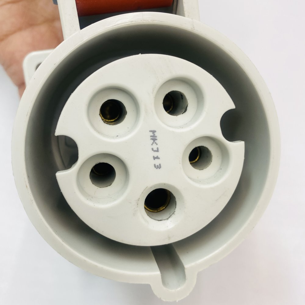 Mennekes Type 3451 32A 3P+N+E 6h 240/415V Industrial Socket Grade B