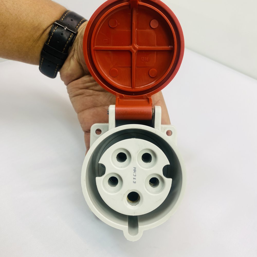 Mennekes Type 3451 32A 3P+N+E 6h 240/415V Industrial Socket Grade B