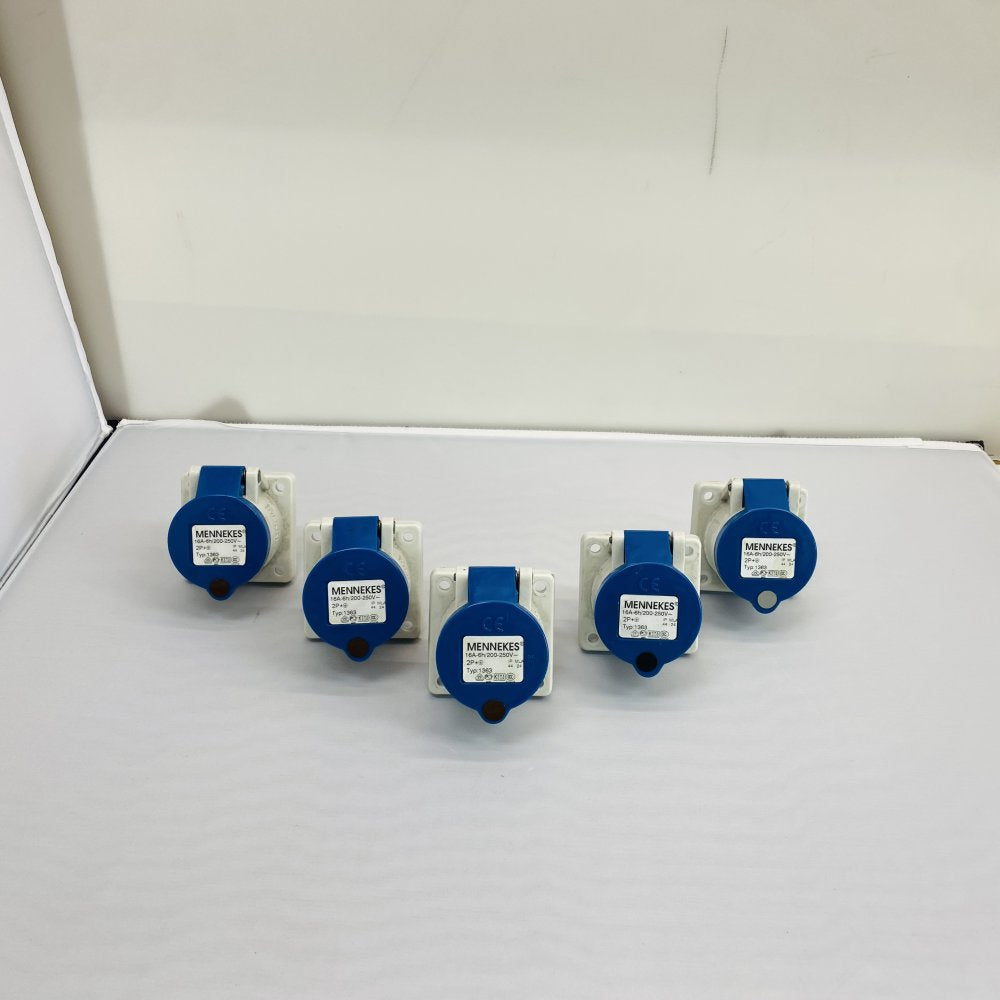 5 x MENNEKES Typ 1363 16A 200-250V 2P+E Panel Mount Socket/Connector