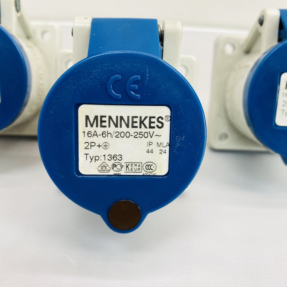 5 x MENNEKES Typ 1363 16A 200-250V 2P+E Panel Mount Socket/Connector