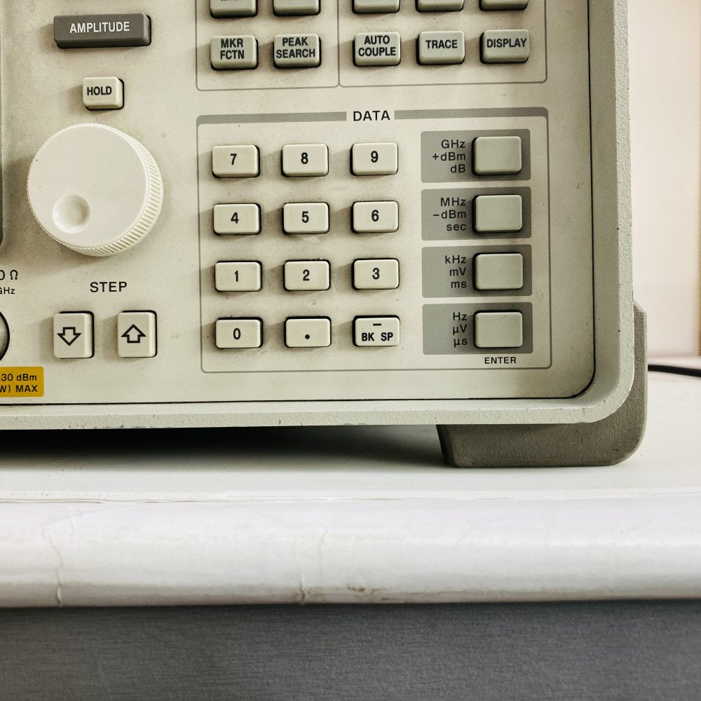 Hewlett Packard 8592L Spectrum Analyzer 9 kHz - 22 GHz Benchtop