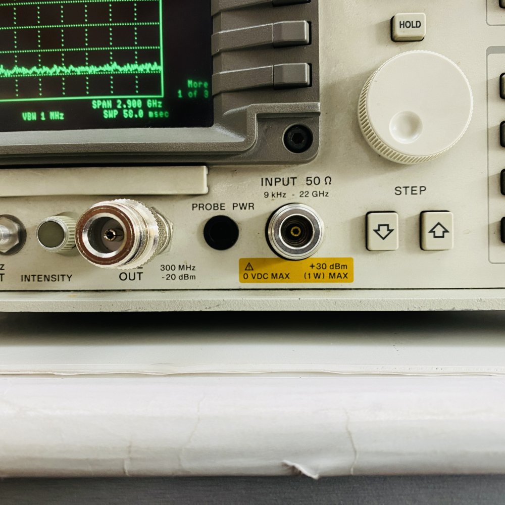 Hewlett Packard 8592L Spectrum Analyzer 9 kHz - 22 GHz Benchtop