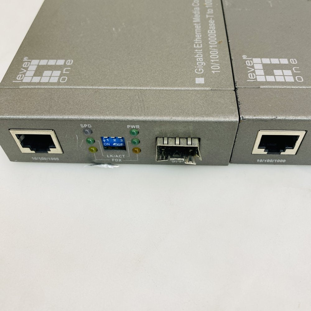 LevelOne GVT-4000 Gigabit Ethernet Media Converter w/ SFP 10/100/1000 Grade D
