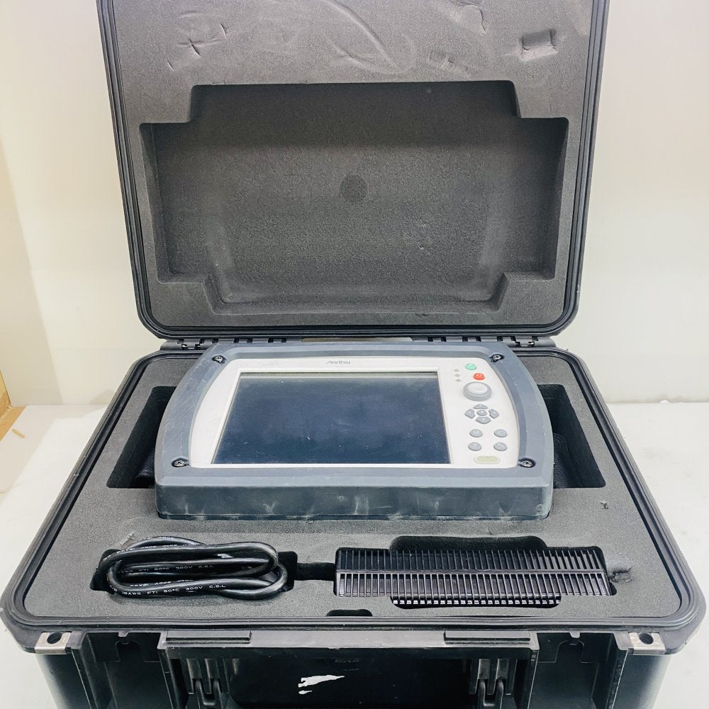 Anritsu CMA5000a Media Analyzer w/ Batteries, Power Cord, Hard Case Grade B