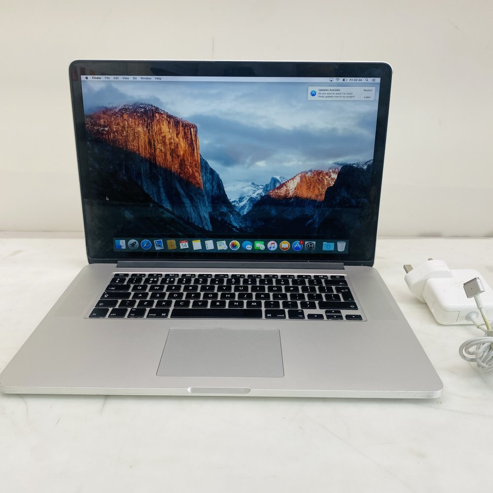 Apple MacBook Pro 15" Retina A1398 2.2GHz i7 16GB RAM Screen Wear Grade D