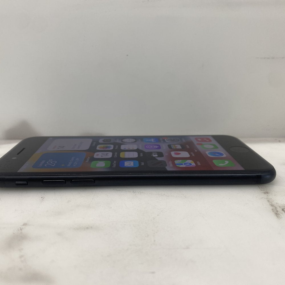 Apple iPhone 7 32GB Black Model:A1778 (MN8X2B/A) Battery 92% UNLOCKED (Grade D)