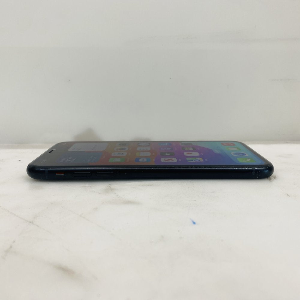 Apple iPhone XR 64GB Black MRY42B/A Back Cracked Battery 83% UNLOCKED (Grade D)