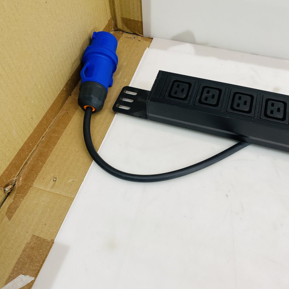 APC Easy PDU Basic EPDU1116B 16A 230V 0U Rack PDU IEC Outlets Grade B